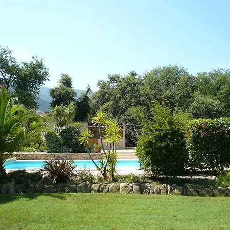 Villa Avec Grand Jardin Et Piscine Privee *